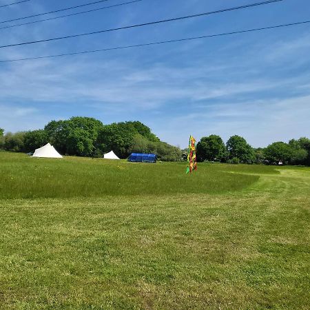 Hotel Dorset Glamping Fields à Corfe Mullen Extérieur photo